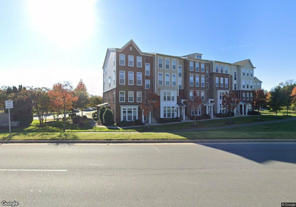 43526 Stonecliff Terrace unit N/A, Chantilly, VA 20152 - photo 1