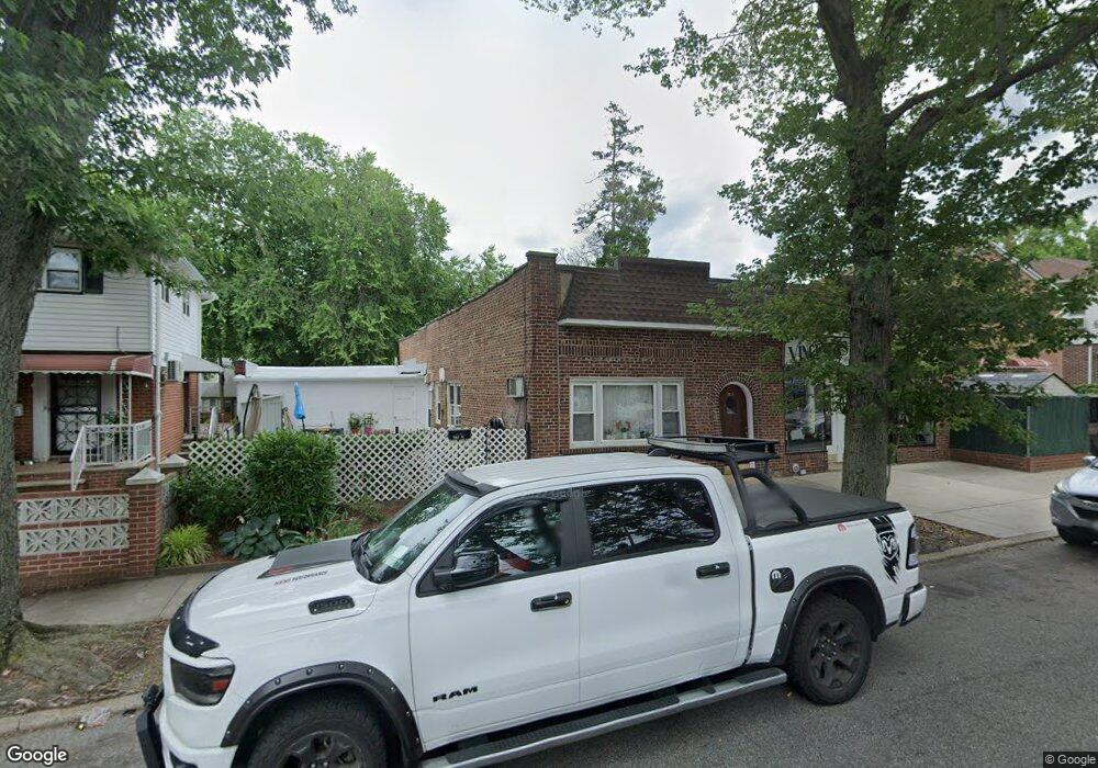 15211 Bayside Ave, Flushing, NY 11354 - photo 1