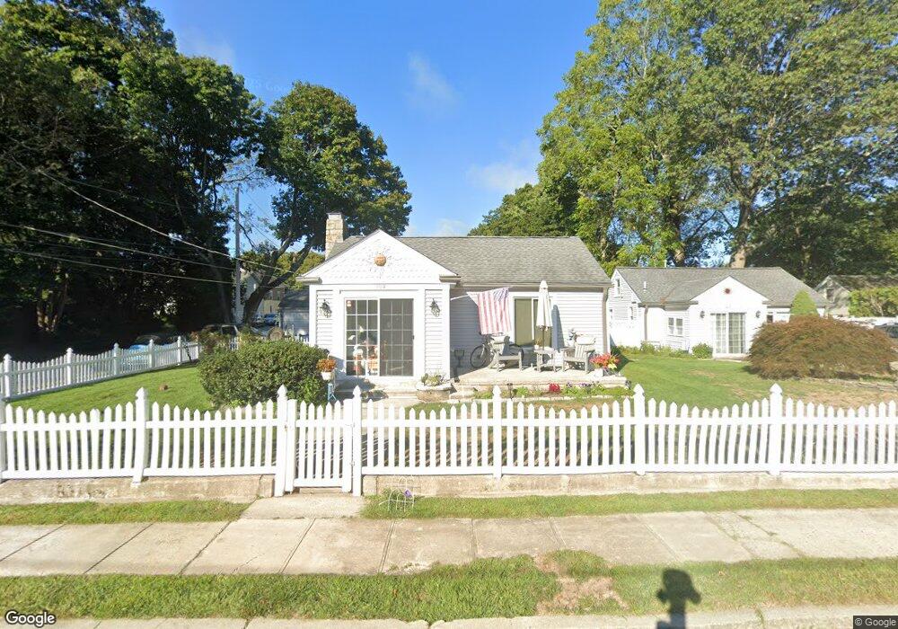109 Prospect St, Warwick, RI 02886 - photo 1