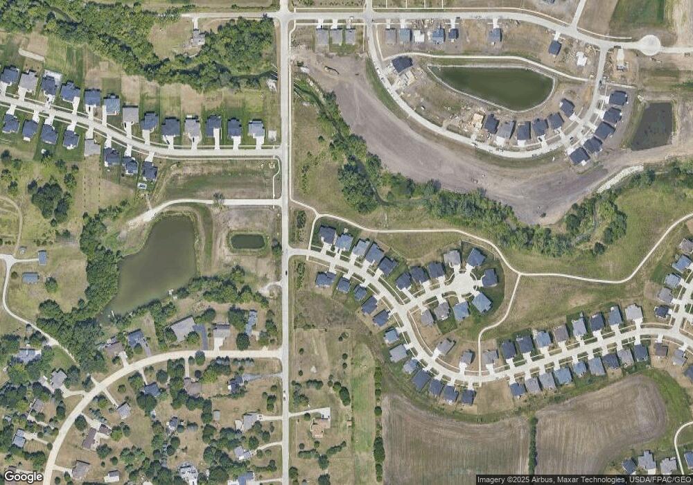 9949 Marnewood Dr, Johnston, IA 50131 - photo 1