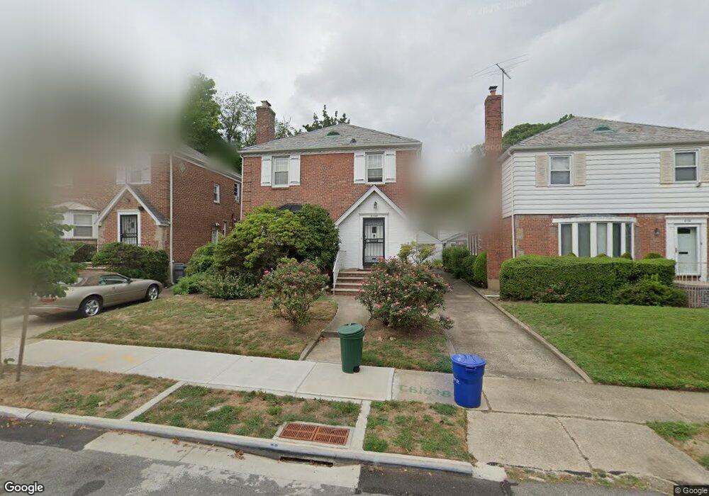 8136 192nd St, Hollis, NY 11423 - photo 1