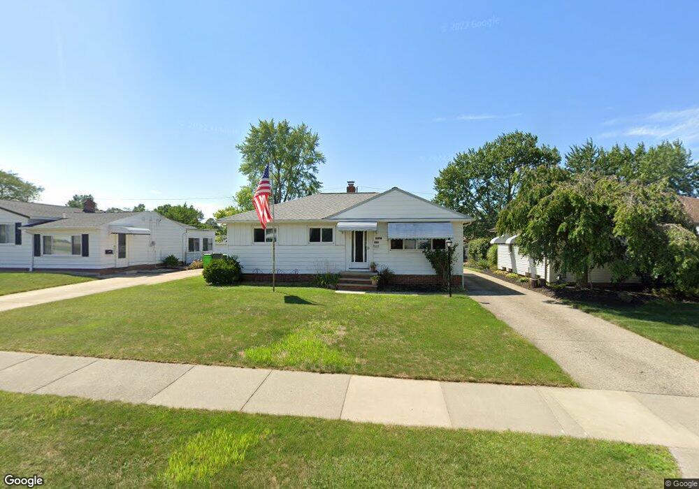 1840 Eldon Dr, Wickliffe, OH 44092 - photo 1