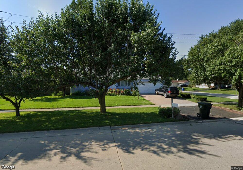 135 Bolz Rd, Carpentersville, IL 60110 - photo 1