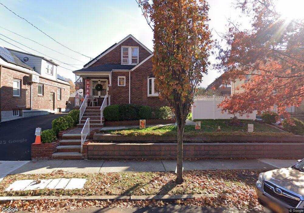 28 Fox Hunt Ct, Staten Island, NY 10301 - photo 1