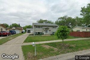 906 30th St N, Fargo, ND 58102