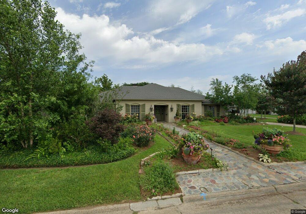 1006 Henrietta Ln, Lake Charles, LA 70605 - photo 1