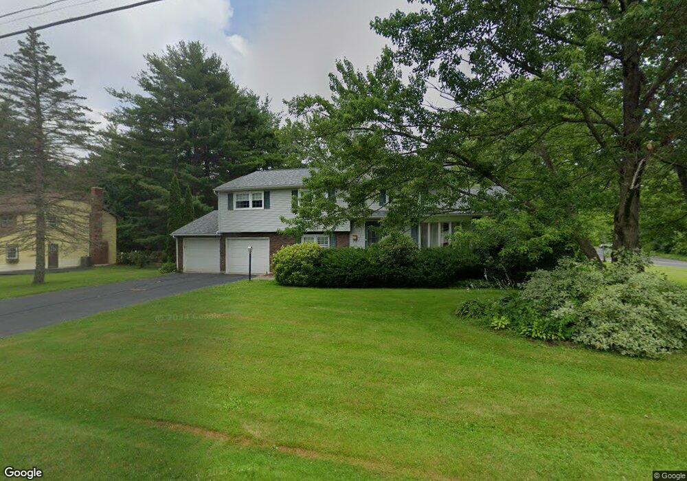 77 Burnwood Dr, Bloomfield, CT 06002 - photo 1