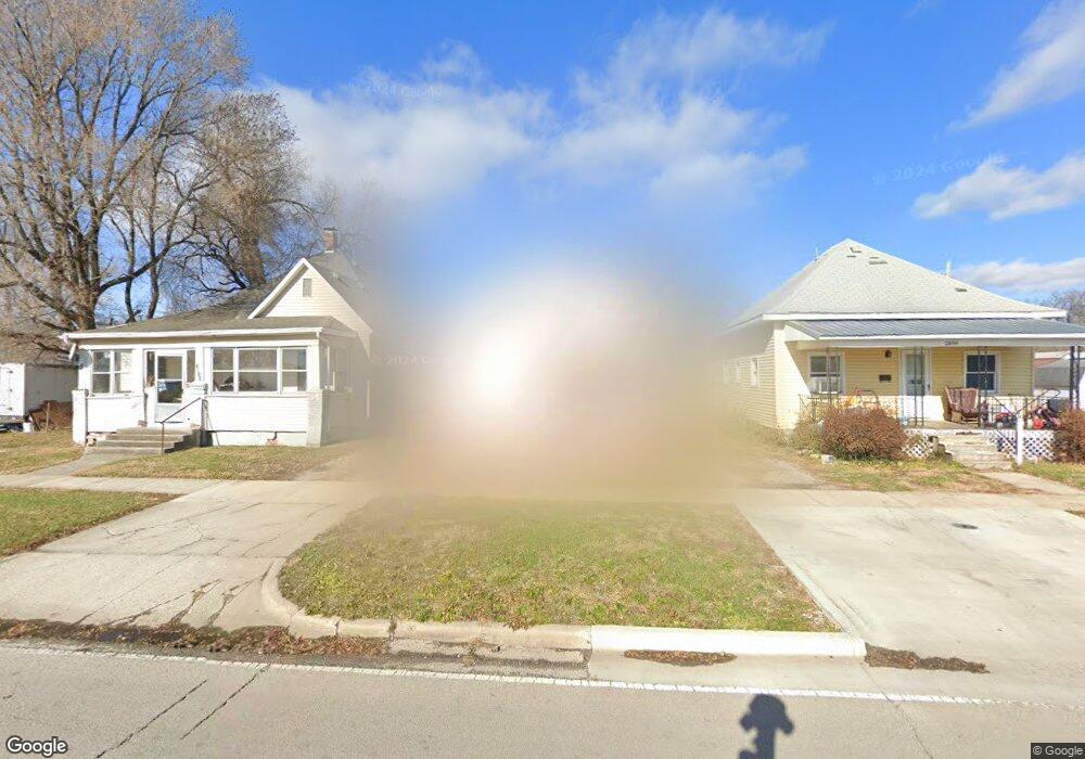 2606 Charleston Ave, Mattoon, IL 61938 - photo 1