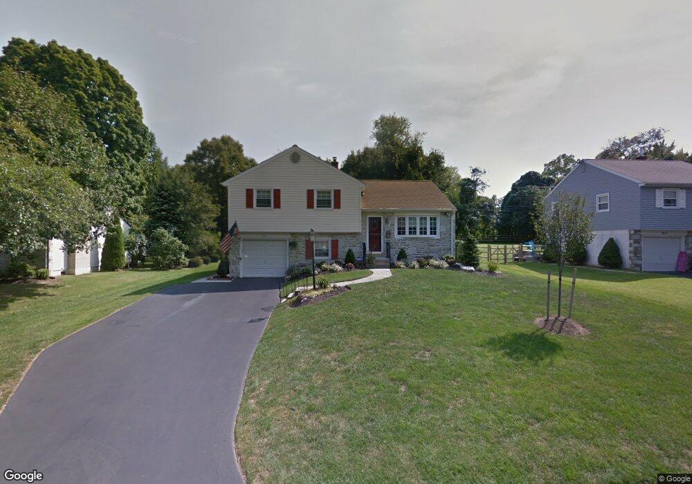 965 Carlin Dr, Southampton, PA 18966 - photo 1