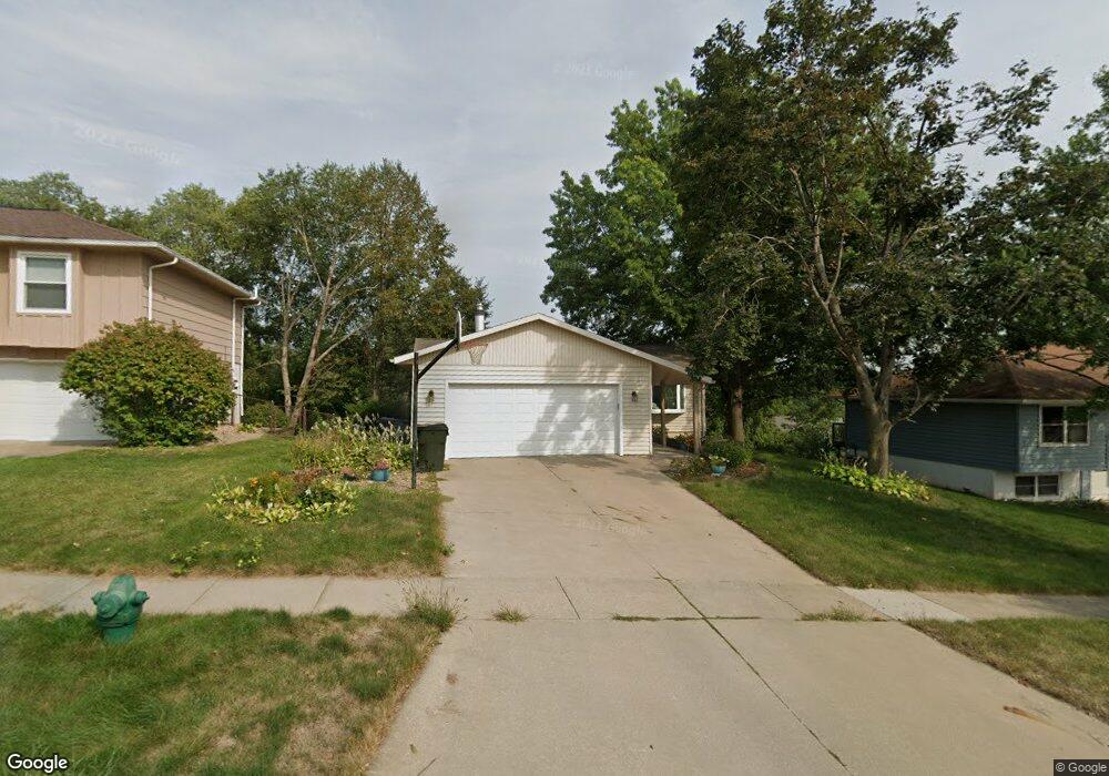 1703 29th St NW, Cedar Rapids, IA 52405 - photo 1