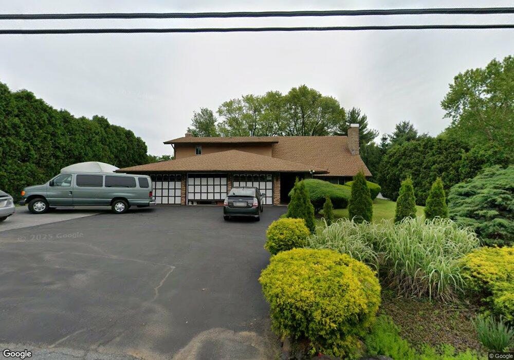 325 N Krocks Rd, Allentown, PA 18106 - photo 1