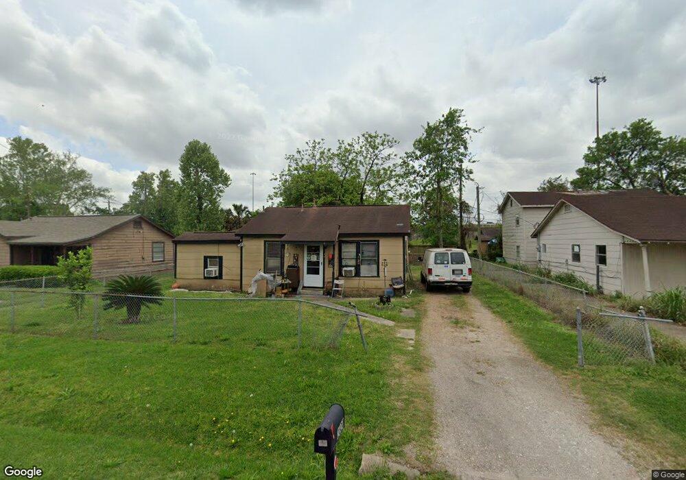 2820 Woodard St, Houston, TX 77026 - photo 1