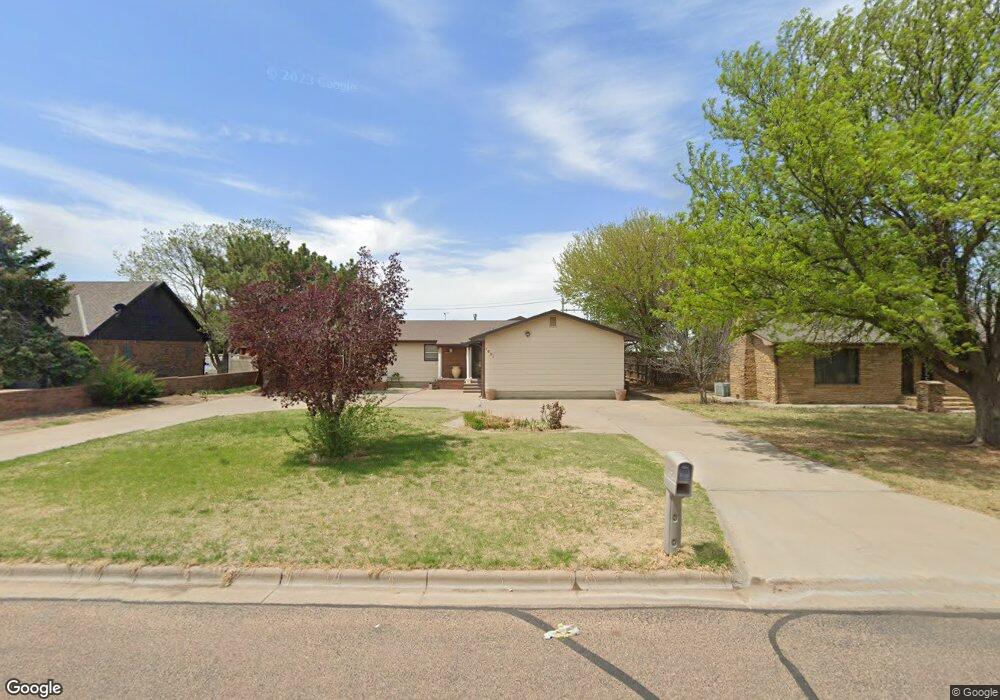 1031 S Adams St, Hugoton, KS 67951 - photo 1