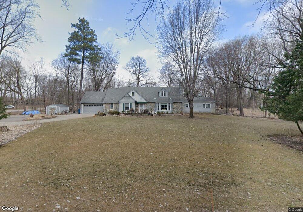 18250 Honeysuckle Ln, Wayzata, MN 55391 - photo 1