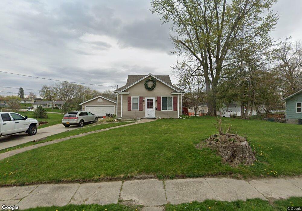 920 W 3rd St S, Newton, IA 50208 - photo 1