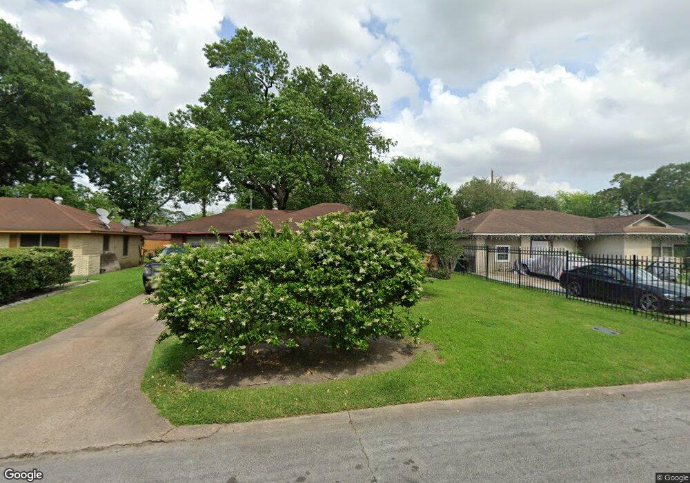 10126 Bretton Dr, Houston, TX 77016 - photo 1