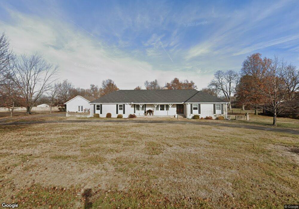 521 Barton Ave, Parsons, KS 67357 - photo 1