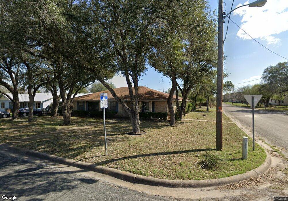 500 E Randall St, Beeville, TX 78102 - photo 1