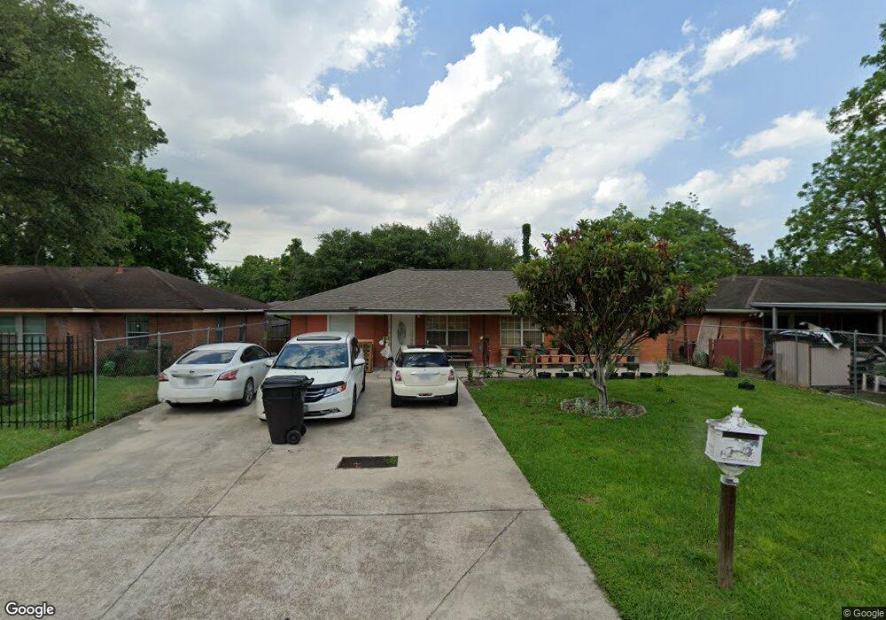 7641 Weyburn St, Houston, TX 77028 - photo 1