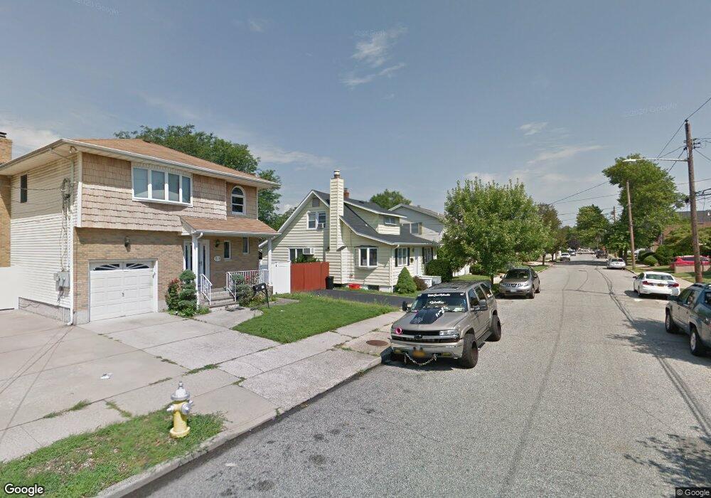 31 Mckinley Ave, Franklin Square, NY 11010 - photo 1