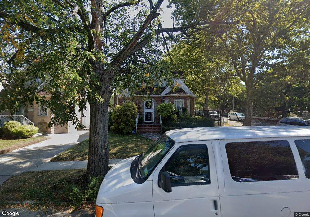 5847 189th St, Fresh Meadows, NY 11365 - photo 1