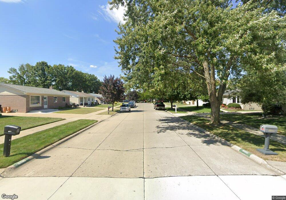 Borders Ea Borders Eastpointe, Roseville, MI 48066 - photo 1