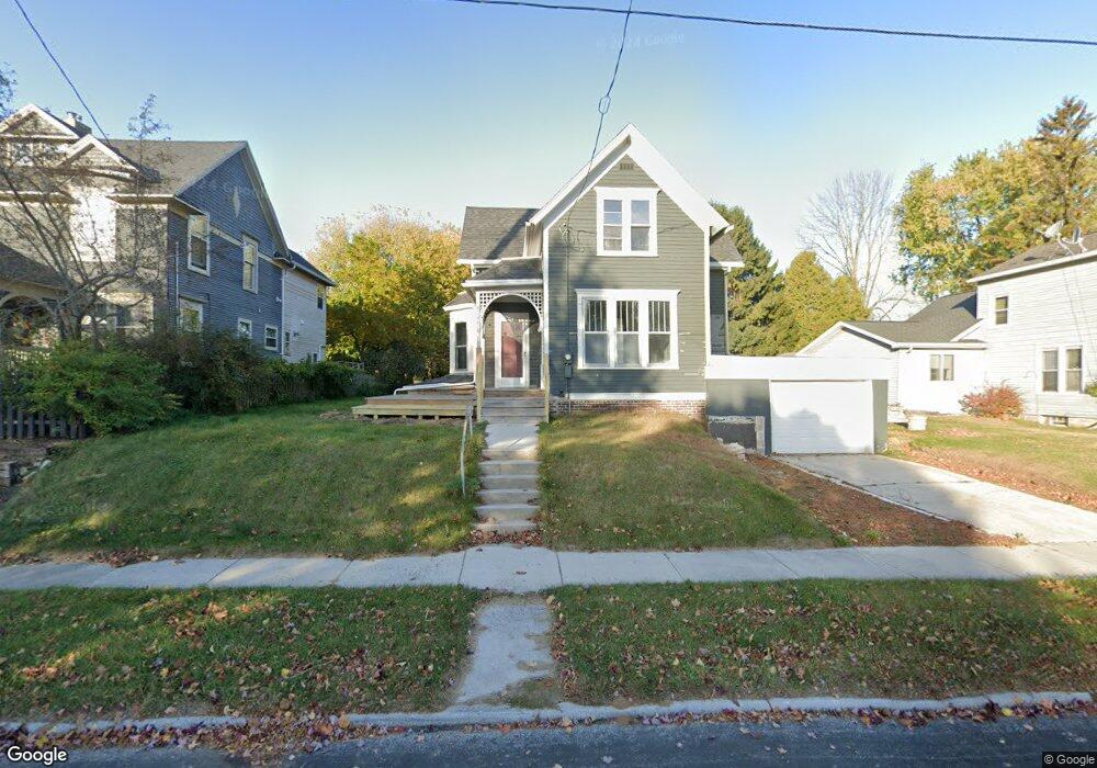 616 N 4th St, Manitowoc, WI 54220 - photo 1