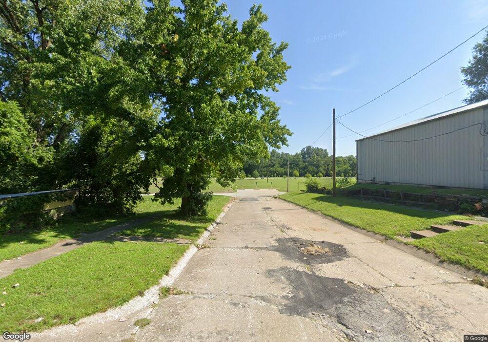 415415a Jefferson St unit 2, Hannibal, MO 63401 - photo 1
