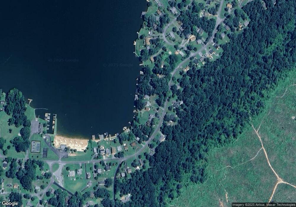 670 S Lakeshore Dr, Louisa, VA 23093 - photo 1