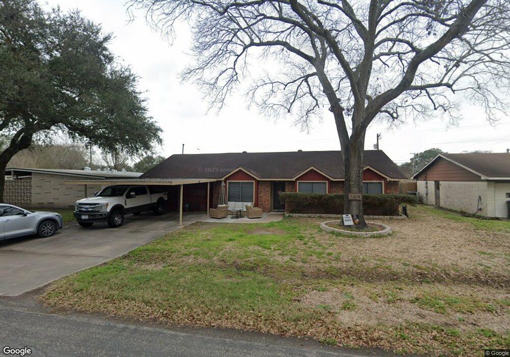 1604 Alta Vista Dr, Alvin, TX 77511 - photo 1