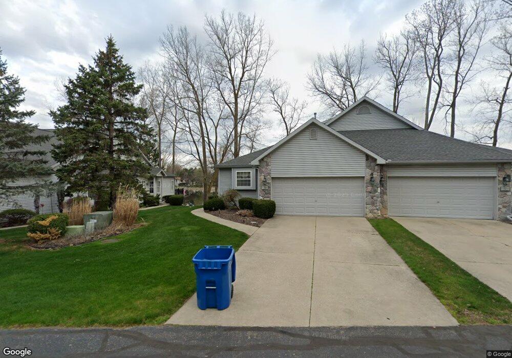 2326 Swans Cove unit 4, Fenton, MI 48430 - photo 1