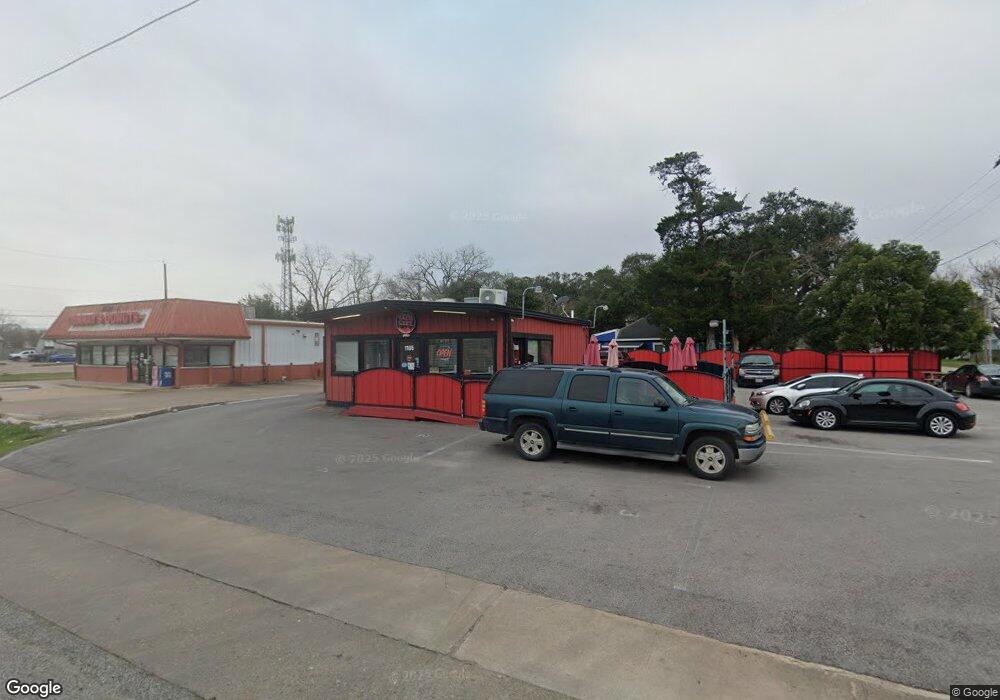 1105 S Gordon St, Alvin, TX 77511 - photo 1