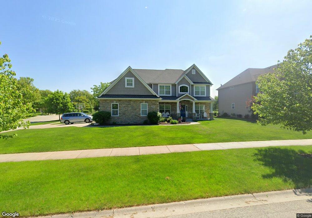 300 White Pines Ln, Oswego, IL 60543 - photo 1