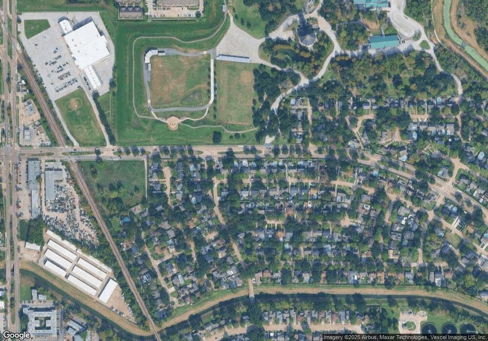 5046 Bayou Vista Dr, Houston, TX 77091 - photo 1