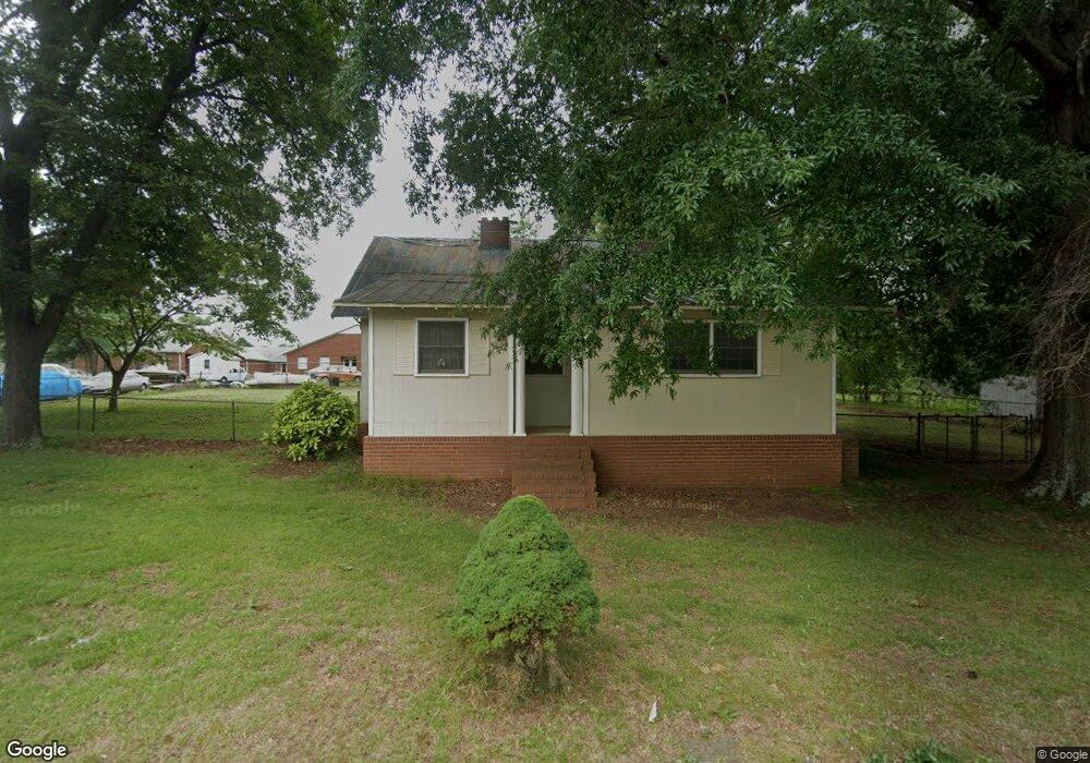 225 Fayetteville Ave, Statesville, NC 28677 - photo 1
