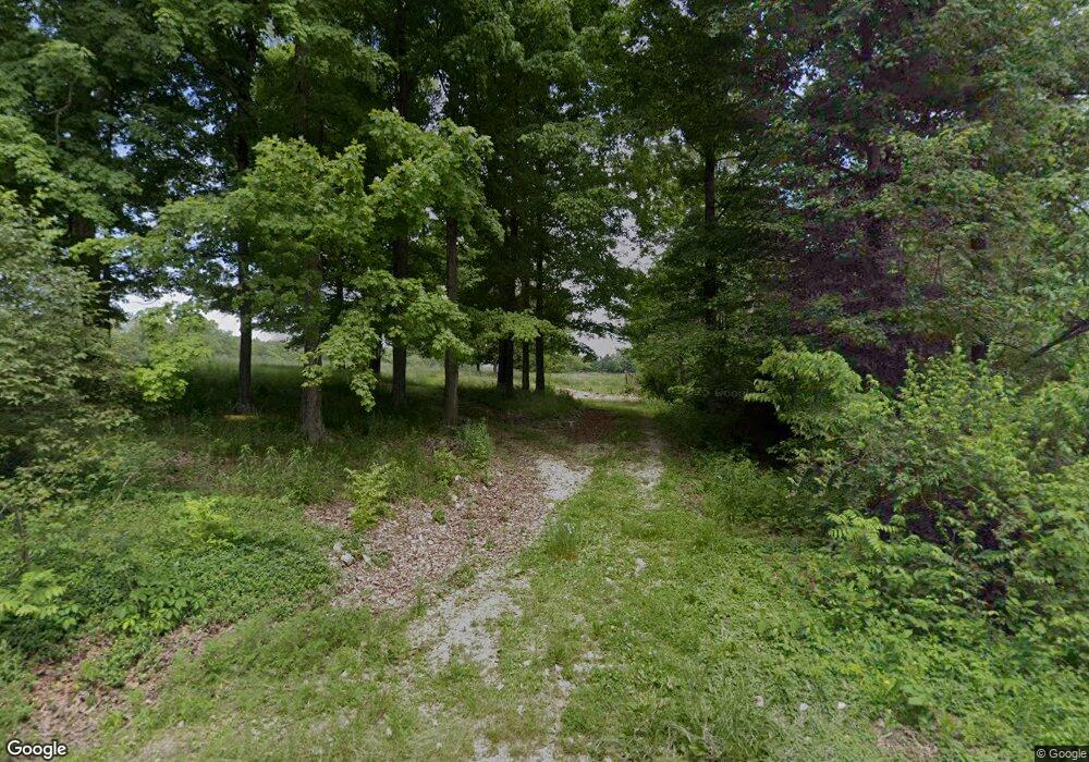 913 Mount Pleasant Rd, Loogootee, IN 47553 - photo 1