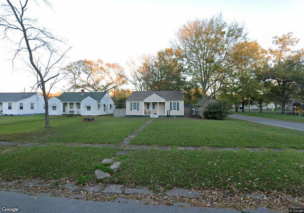 1311 S Maple St, Stuttgart, AR 72160 - photo 1