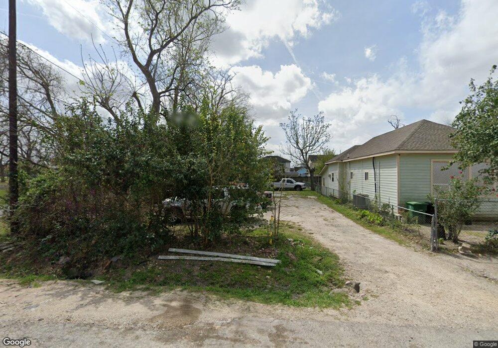 4720 Engleford St, Houston, TX 77026 - photo 1