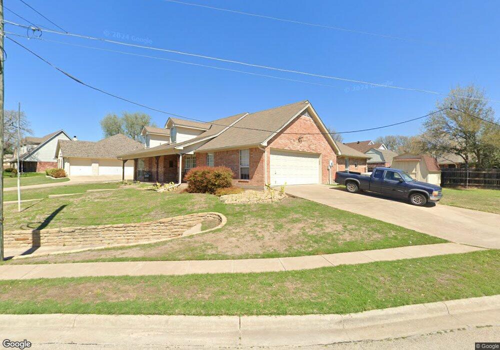 1810 E Lake Dr, Weatherford, TX 76087 - photo 1