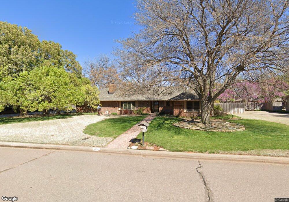 1010 Mac Dr, Elk City, OK 73644 - photo 1