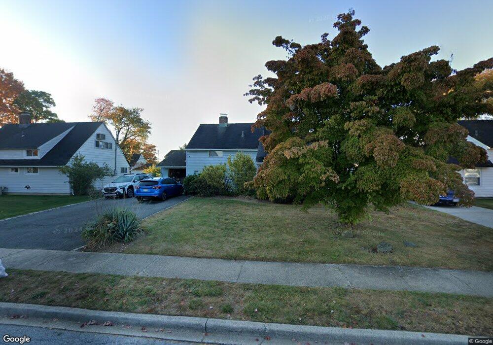 82 Stirrup Ln, Levittown, NY 11756 - photo 1