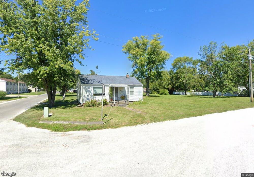 800 E Newkirk St, Tuscola, IL 61953 - photo 1