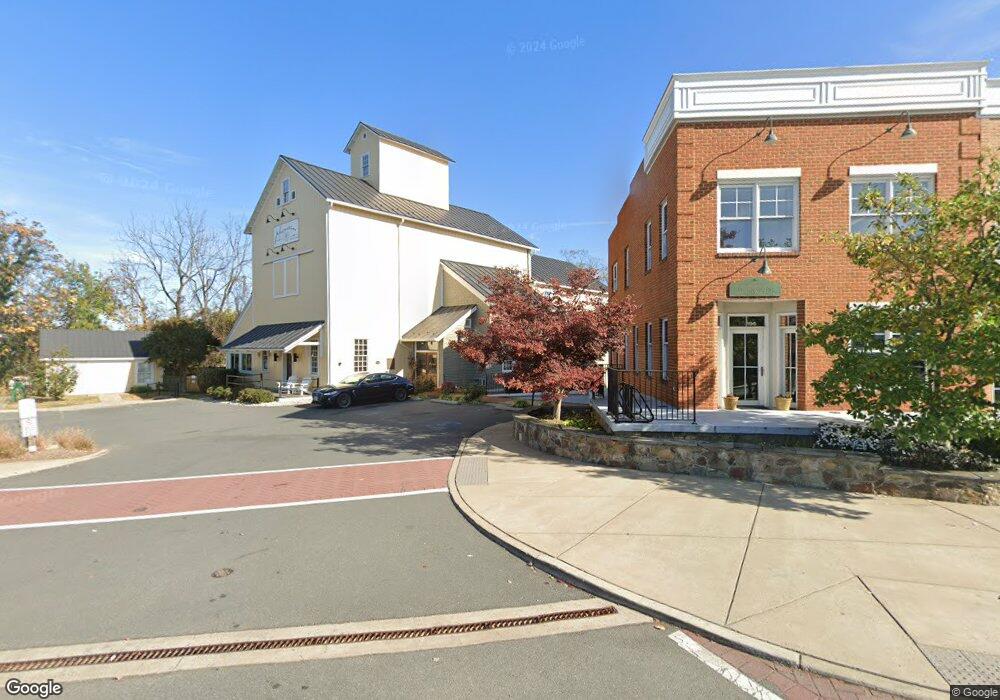 198 N 21st St, Purcellville, VA 20132 - photo 1