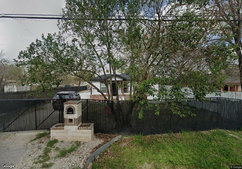 211 Feuhs Ln, Houston, TX 77022 - photo 1