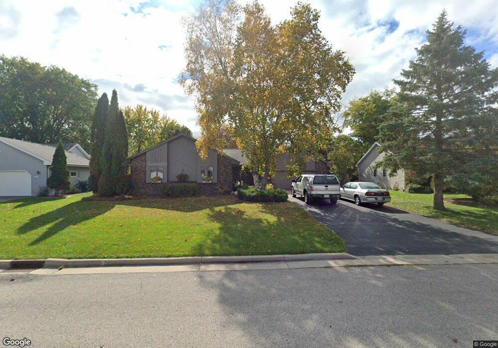 2911 W Seneca Dr, Appleton, WI 54914 - photo 1