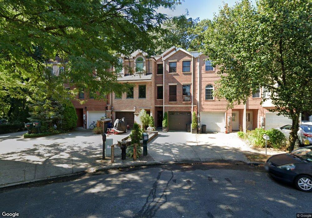 227 Wellington Ct, Staten Island, NY 10314 - photo 1