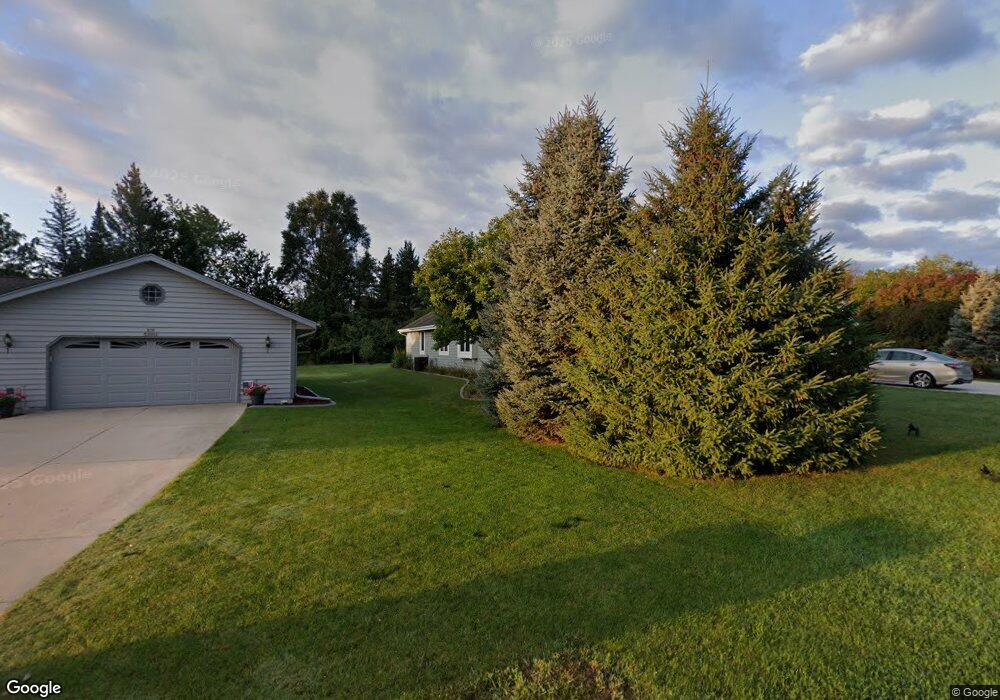 N76W16061 Hunters Ridge Cir(relisted), Menomonee Falls, WI 53051 - photo 1