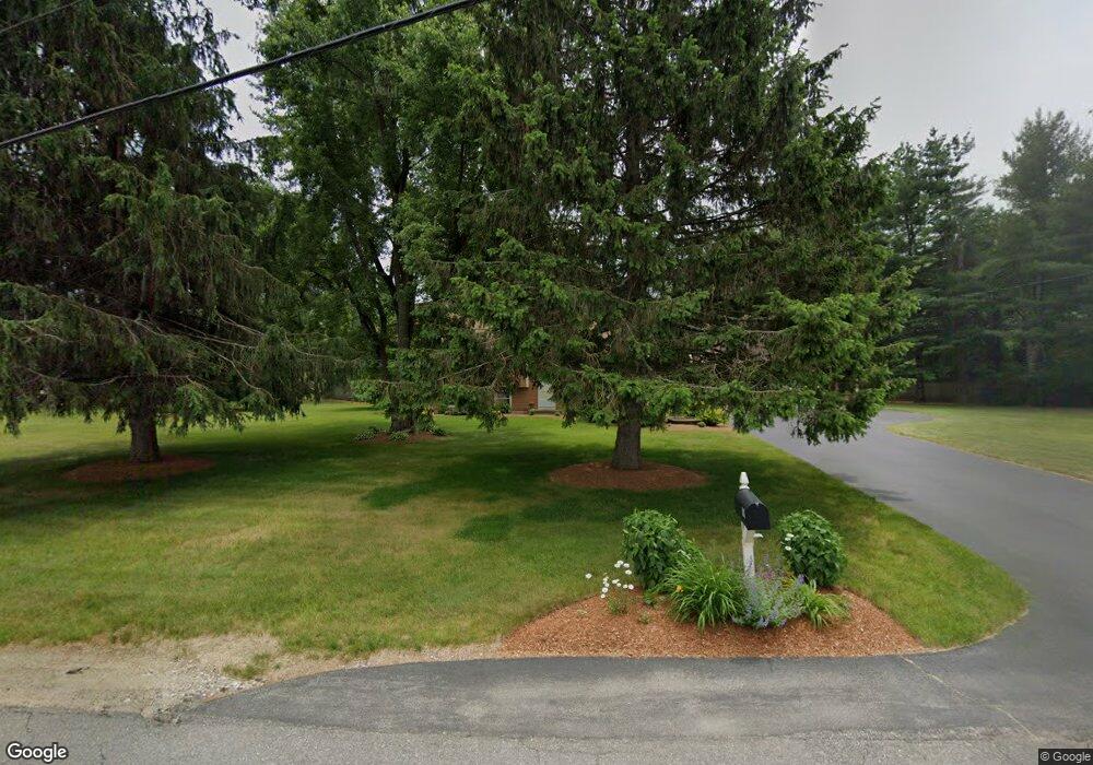 19 Nesenkeag Dr, Litchfield, NH 03052 - photo 1