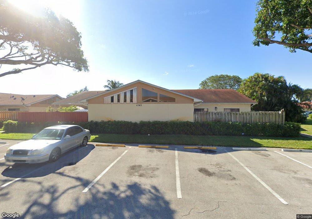 4385 Woodstock Dr unit C, West Palm Beach, FL 33409 - photo 1