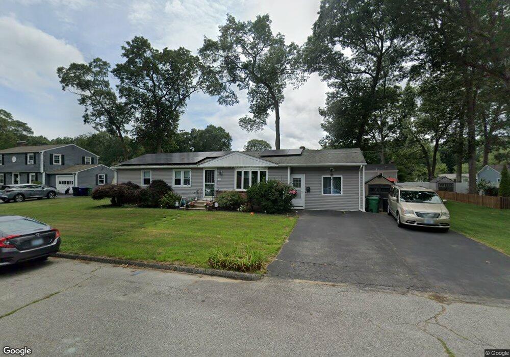 137 Viscount Rd, Warwick, RI 02889 - photo 1